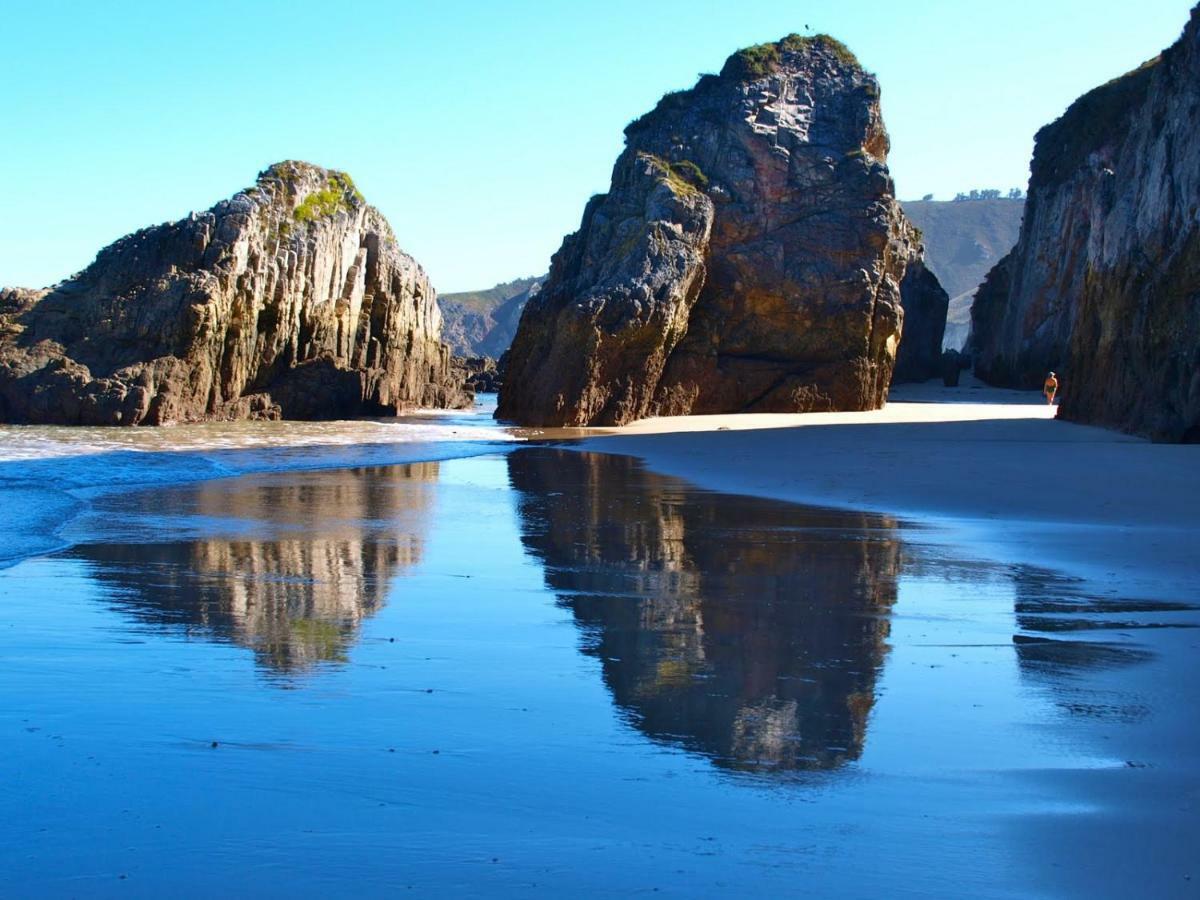 La Nana Del Mar / The Lullaby Of The Sea On Old Harbour Cudillero Exterior foto